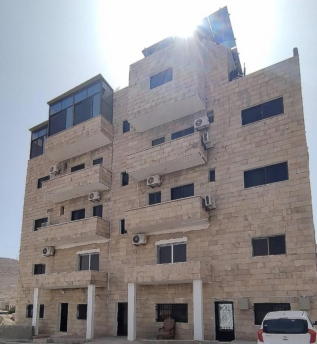 Petra Planet Hostel Wadi Musa Exterior foto